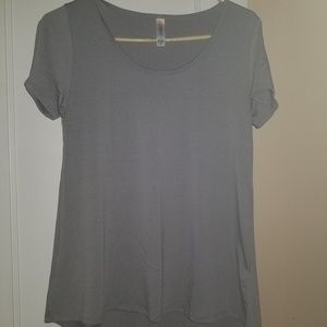 LuLaRoe xs Classic T